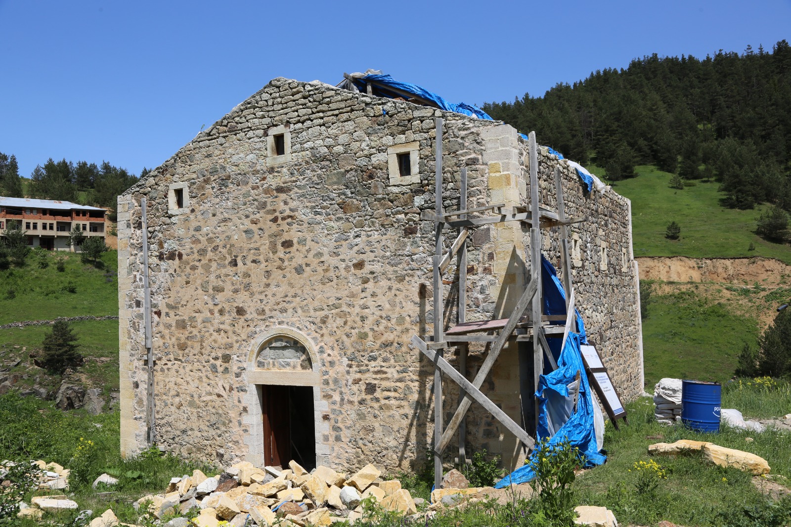 Giresun’da Devlet Malı Ziyan Ediliyor! Çakrak Kilisesi Restorasyonu Fiyaskoya Dönüştü